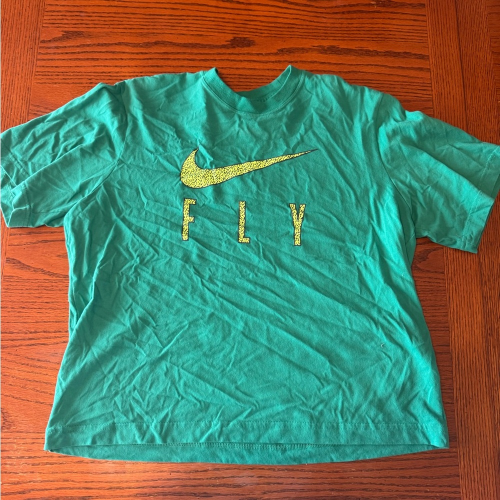 Nike women’s workout top